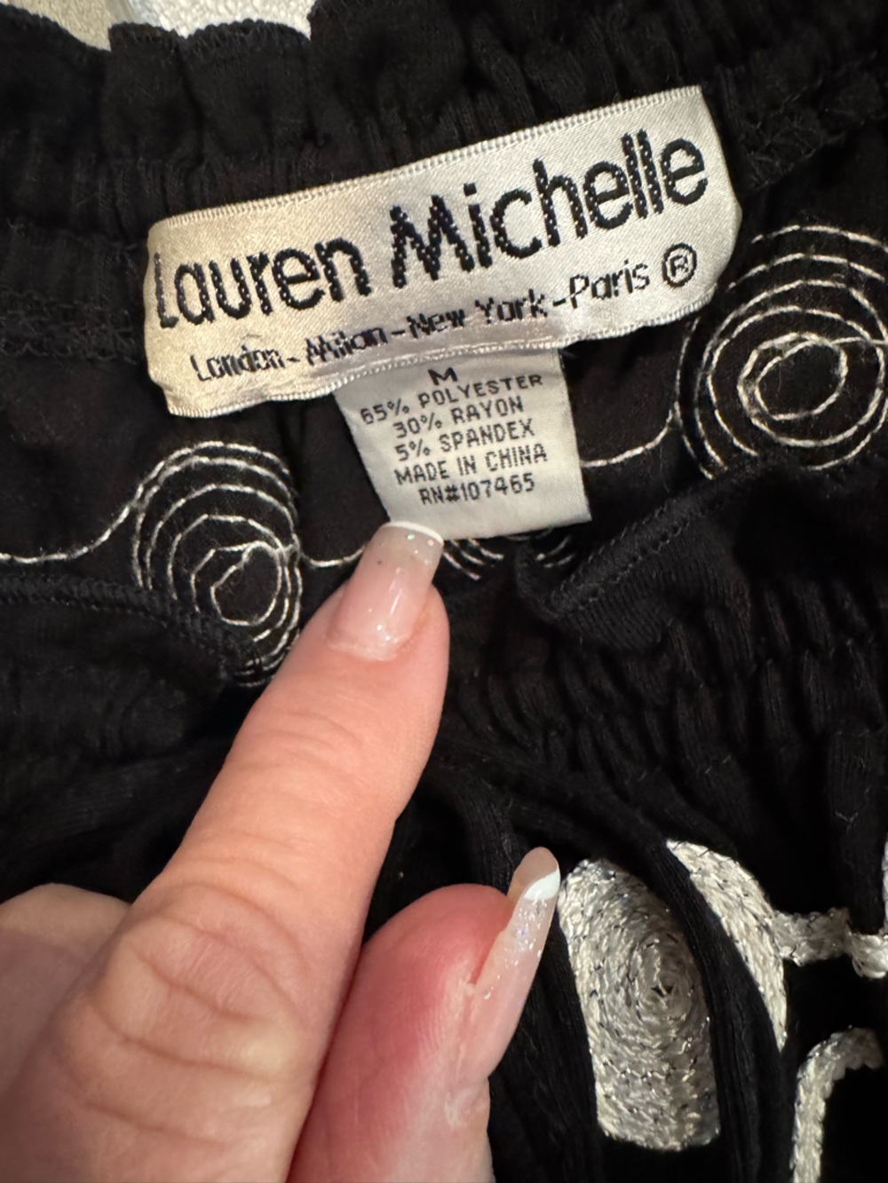 Lauren Michelle Black Off-the-Shoulder Tunic with White Embroidery Silver Thread - Picture 5 of 5